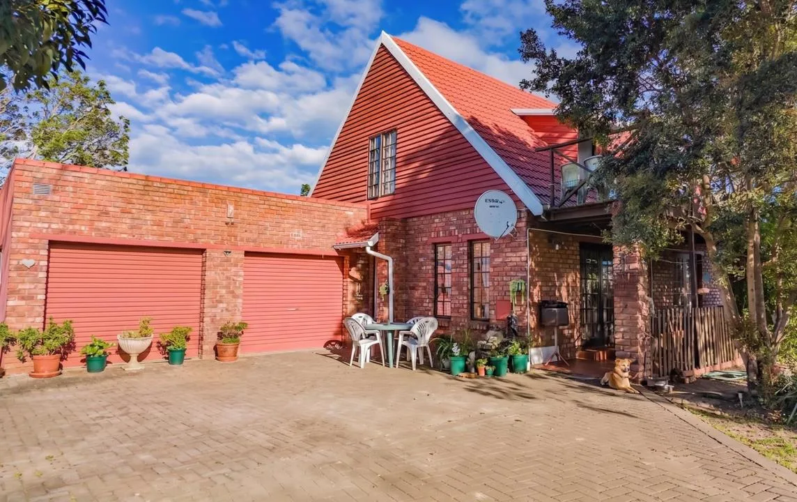 4 Bedroom House for sale in George Central