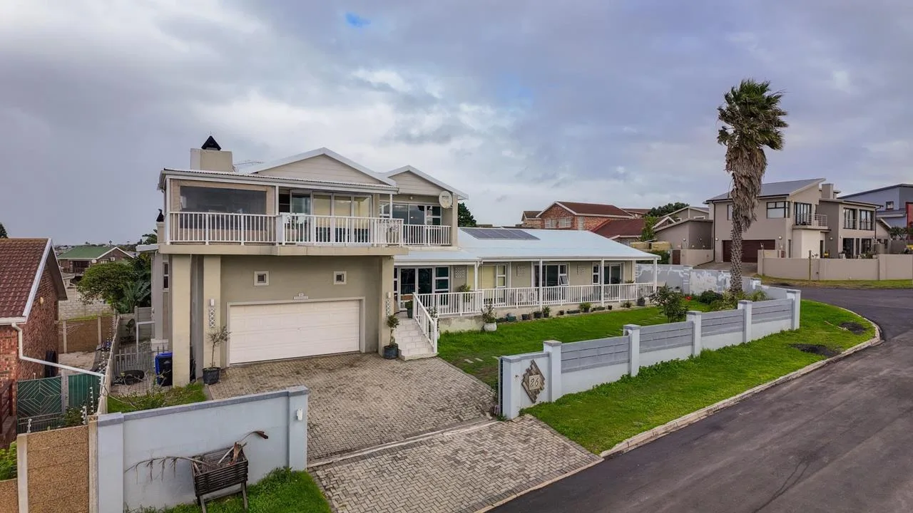 4 Bedroom House for sale in Wavecrest