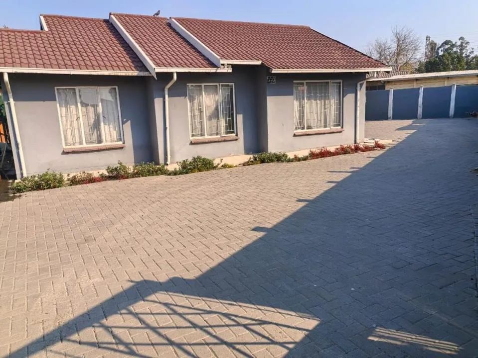 3 Bedroom House for sale in Boitekong