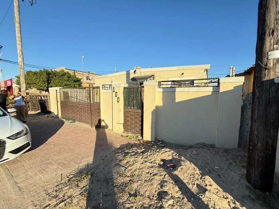 4 Bedroom House for sale in Delft South