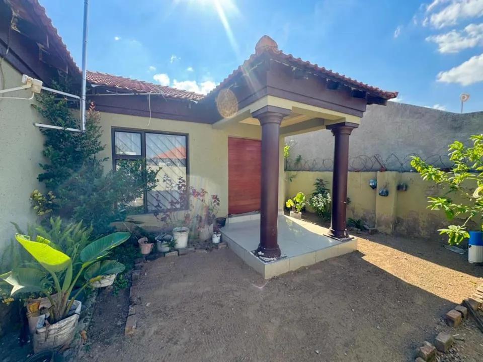3 Bedroom House for sale in Emdo Park
