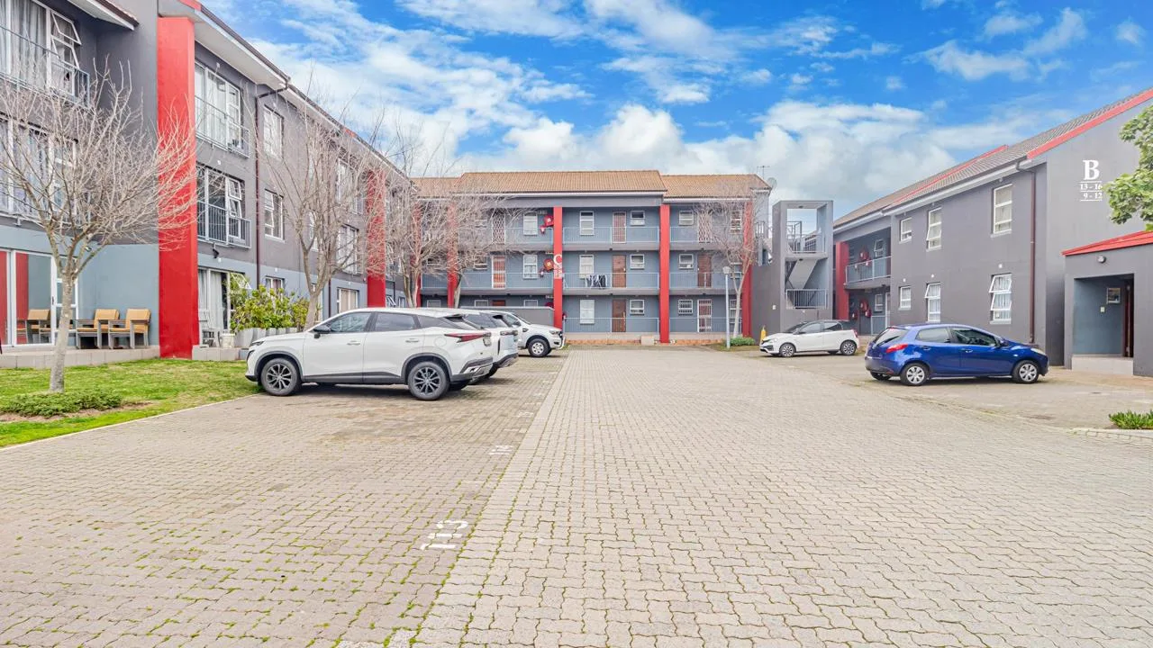 3 Bedroom Apartment / flat for sale in Buh Rein Estate