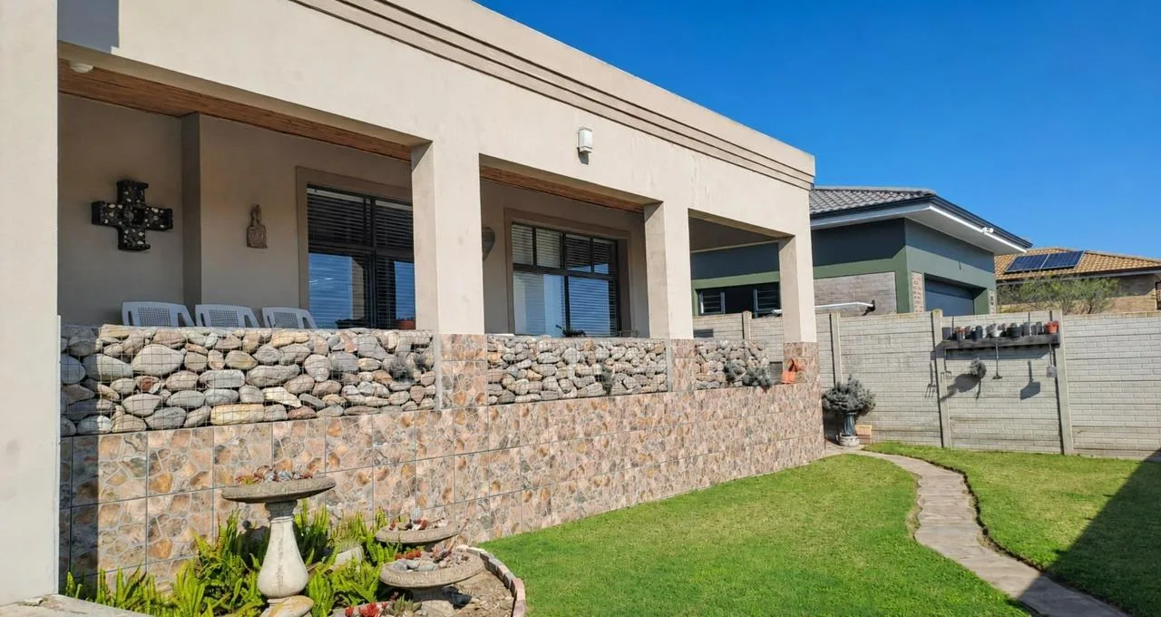 3 Bedroom House for sale in Groot Brakrivier Central