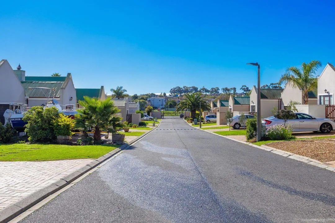 2 Bedroom Townhouse for sale in D'urbanvale