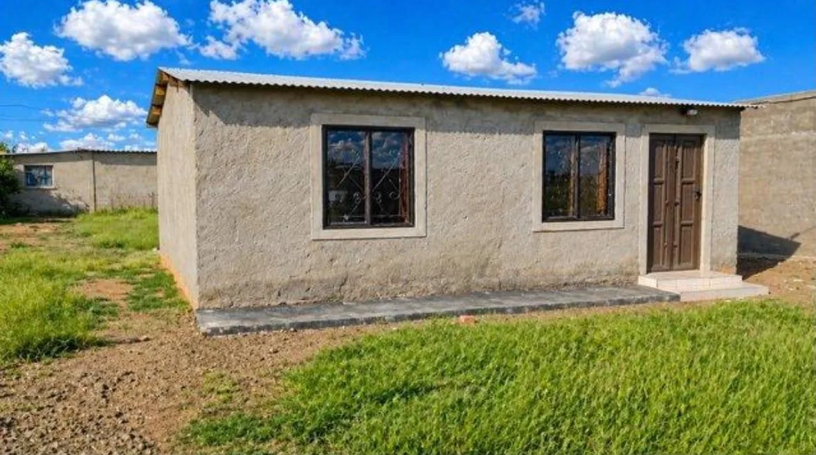 2 Bedroom House for sale in Heidedal