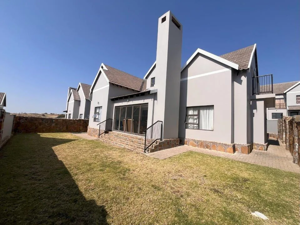 3 Bedroom Townhouse for sale in Oakland Estate