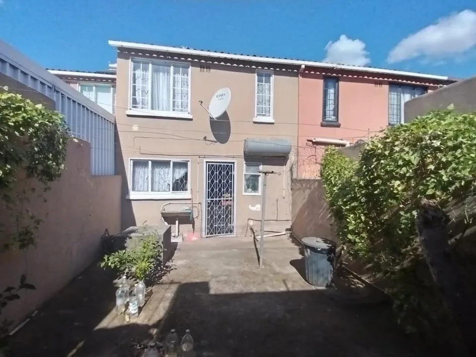 2 Bedroom House for sale in Westham
