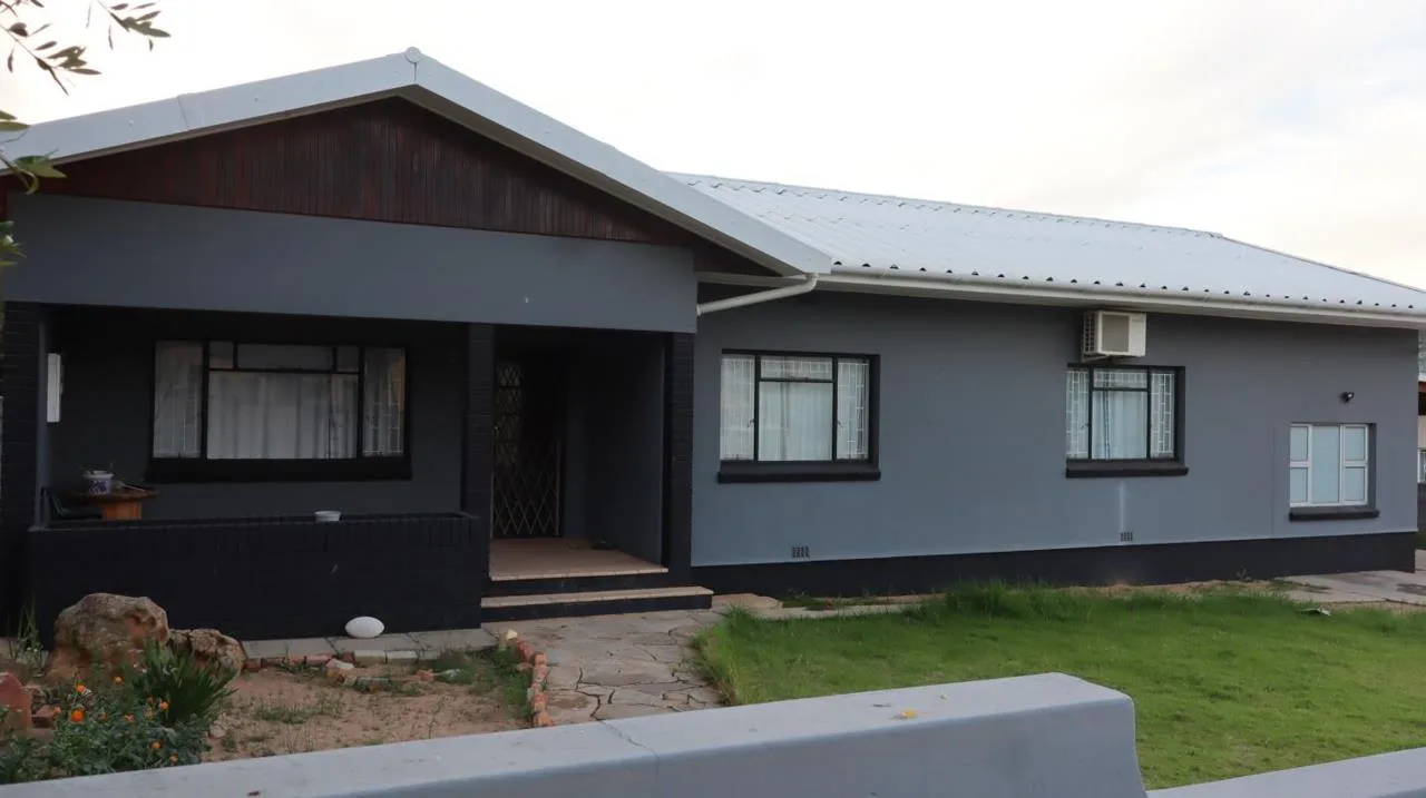 3 Bedroom House for sale in Clanwilliam