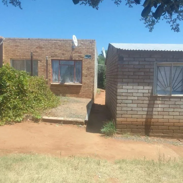 3 Bedroom House for sale in Zonisele Xeza Hills