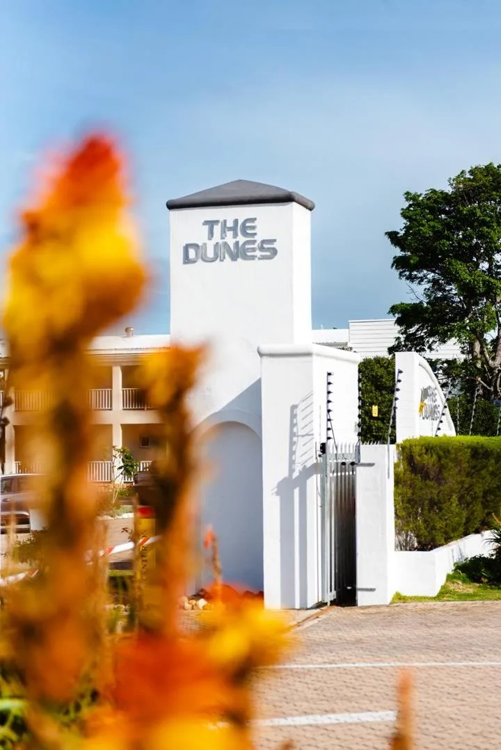 3 Bedroom House for sale in Keurboomstrand