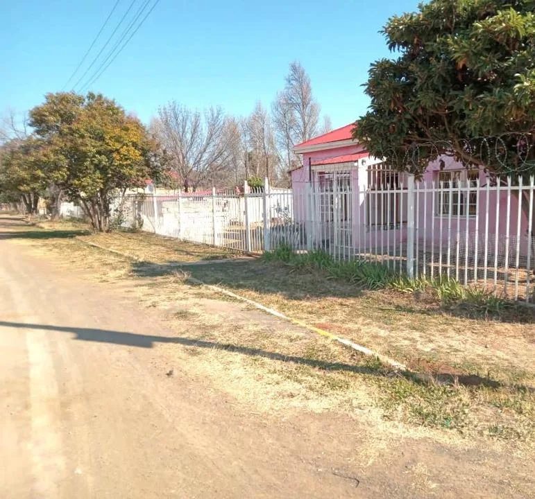 3 Bedroom House for sale in Reddersburg