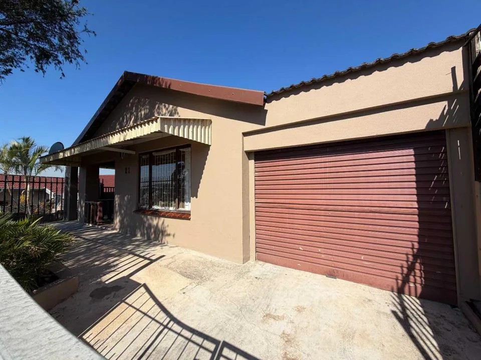 3 Bedroom House for sale in Woodview