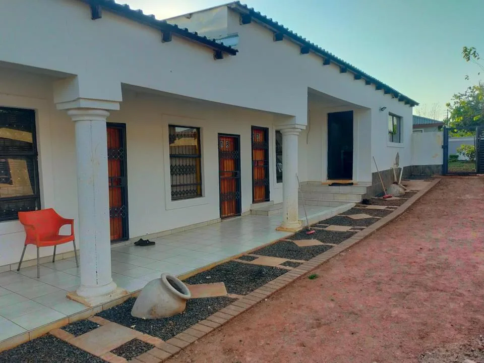 8 Bedroom Apartment / flat for sale in Mavhunda A