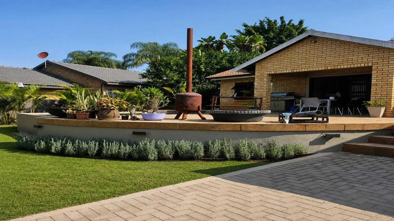 3 Bedroom House for sale in Aquapark