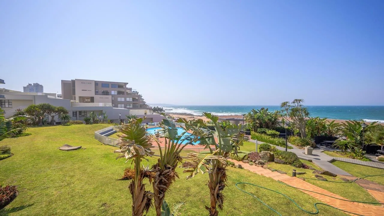 2 Bedroom Apartment / flat for sale in Compensation Beach