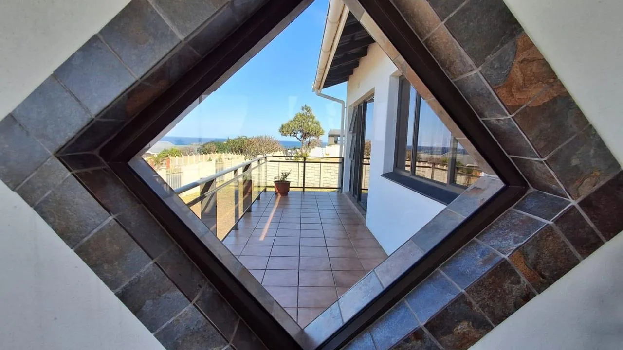 3 Bedroom House for sale in Uvongo Beach