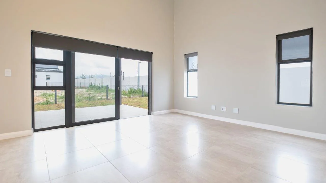 2 Bedroom House for sale in Kraaibosch