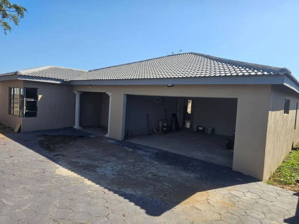 4 Bedroom House for sale in Esikhawini