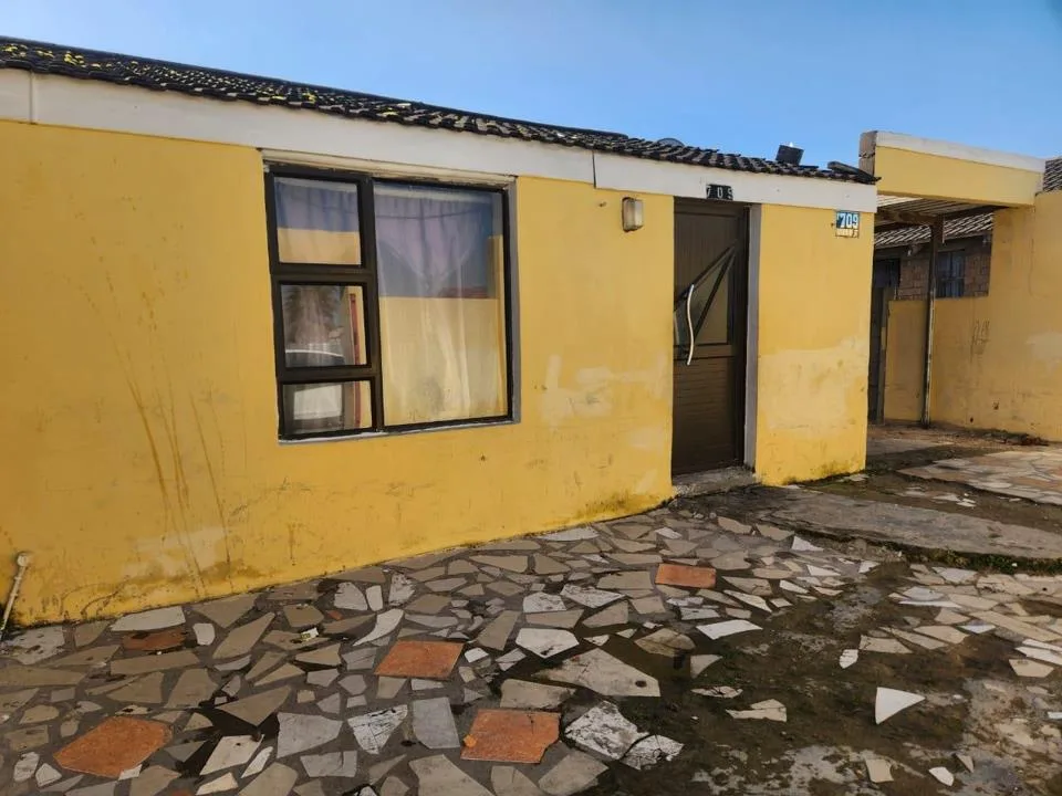 1 Bedroom House for sale in Nyanga