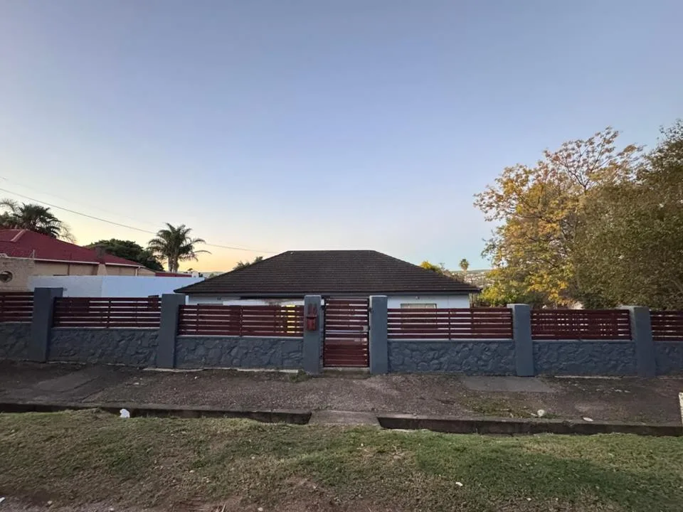 3 Bedroom House for sale in Penford