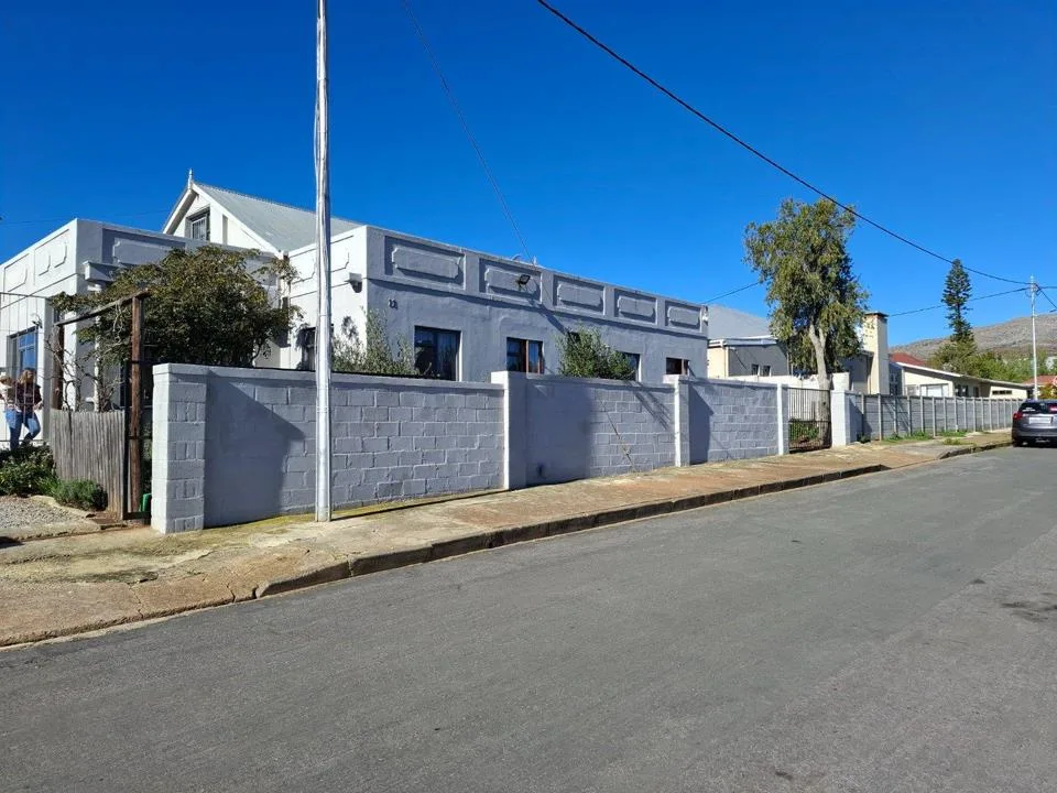 4 Bedroom House for sale in Bredasdorp
