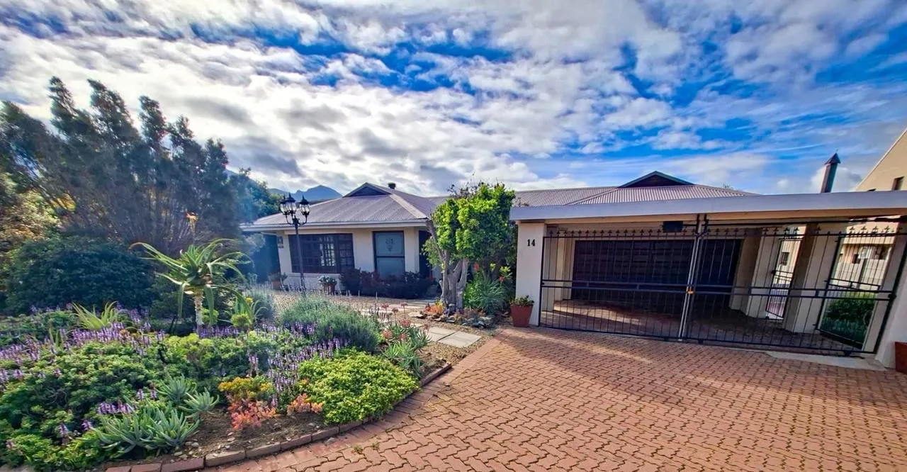 4 Bedroom House for sale in Fairway Heights