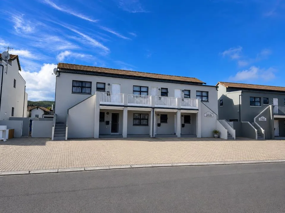 2 Bedroom Apartment / flat for sale in Burgundy Estate