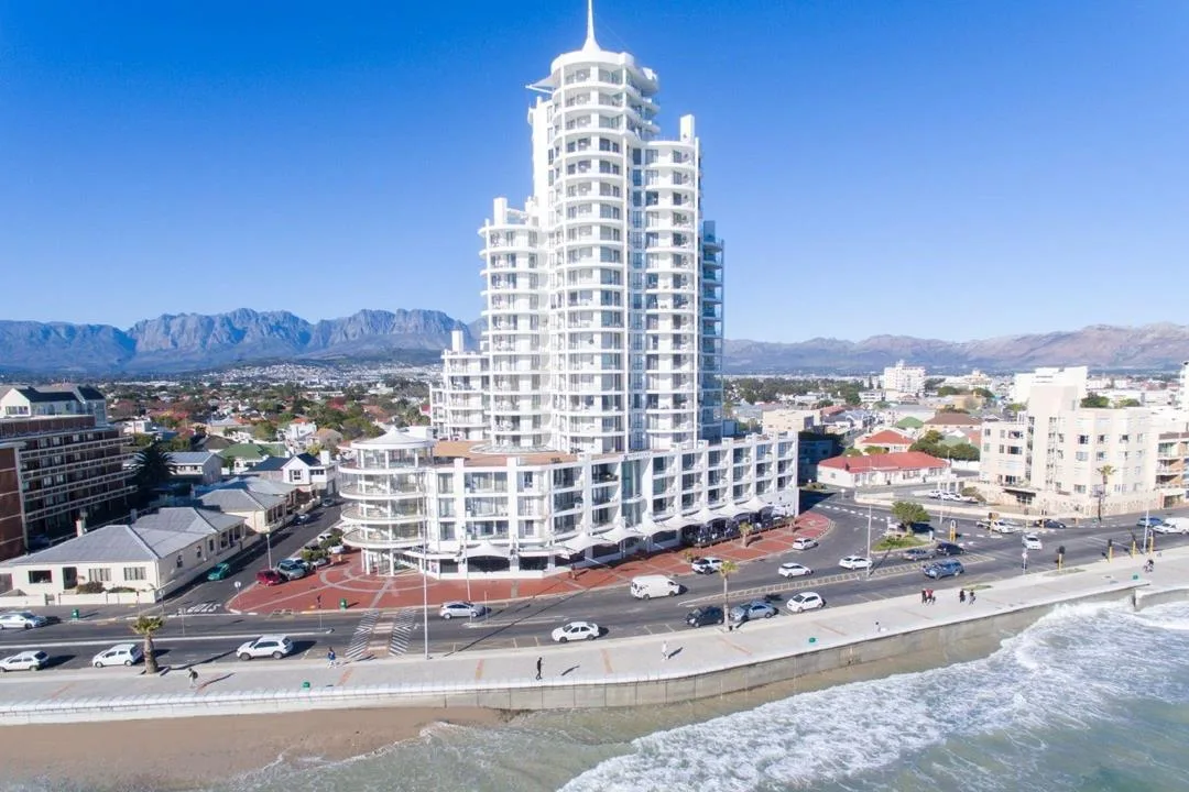 3 Bedroom Apartment / flat for sale in Strand North