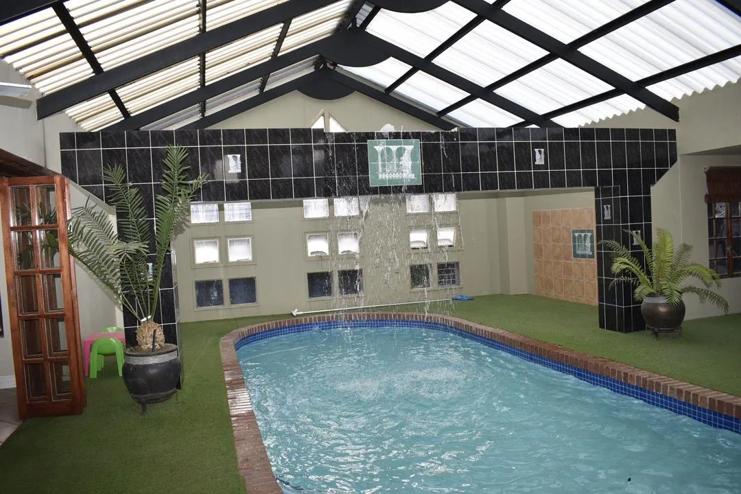 5 Bedroom House for sale in Riebeeckstad