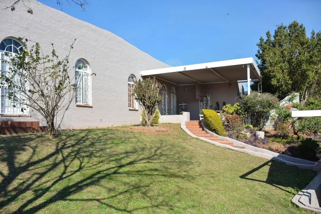 3 Bedroom House for sale in Bisley