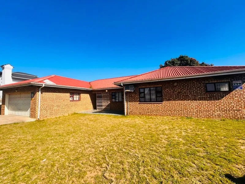 4 Bedroom House for sale in Brackenham