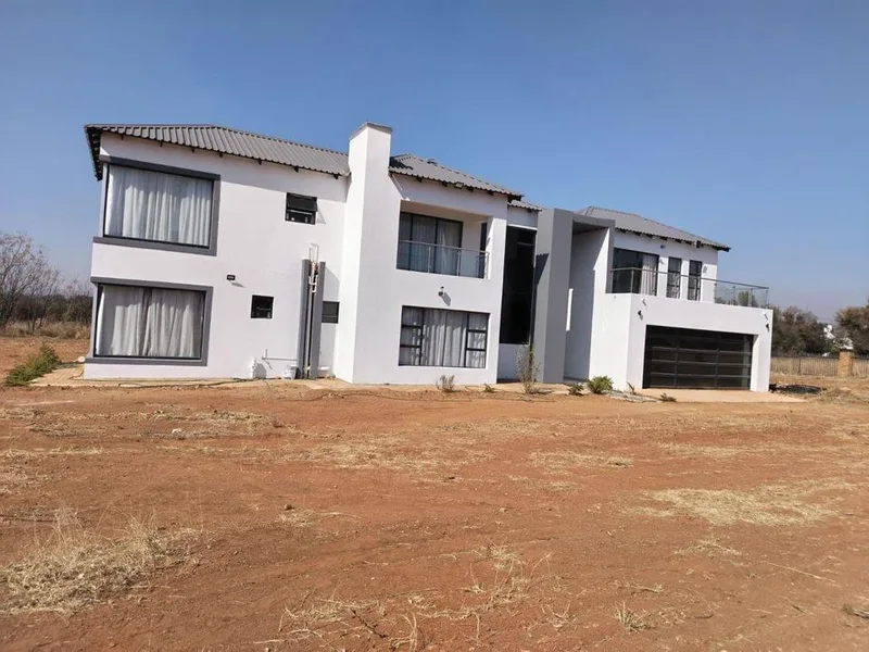 4 Bedroom House for sale in Kameeldrift East