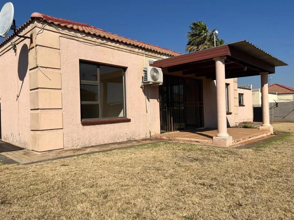 2 Bedroom House for sale in Flamwood