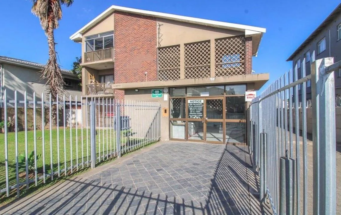 2 Bedroom House for sale in Southernwood