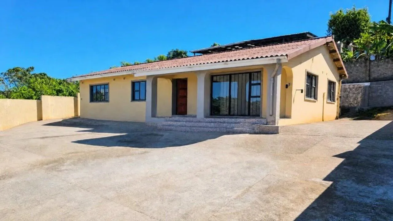 3 Bedroom House for sale in Stanger Manor