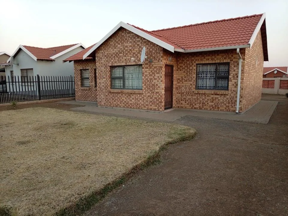 3 Bedroom House for sale in Hillside View