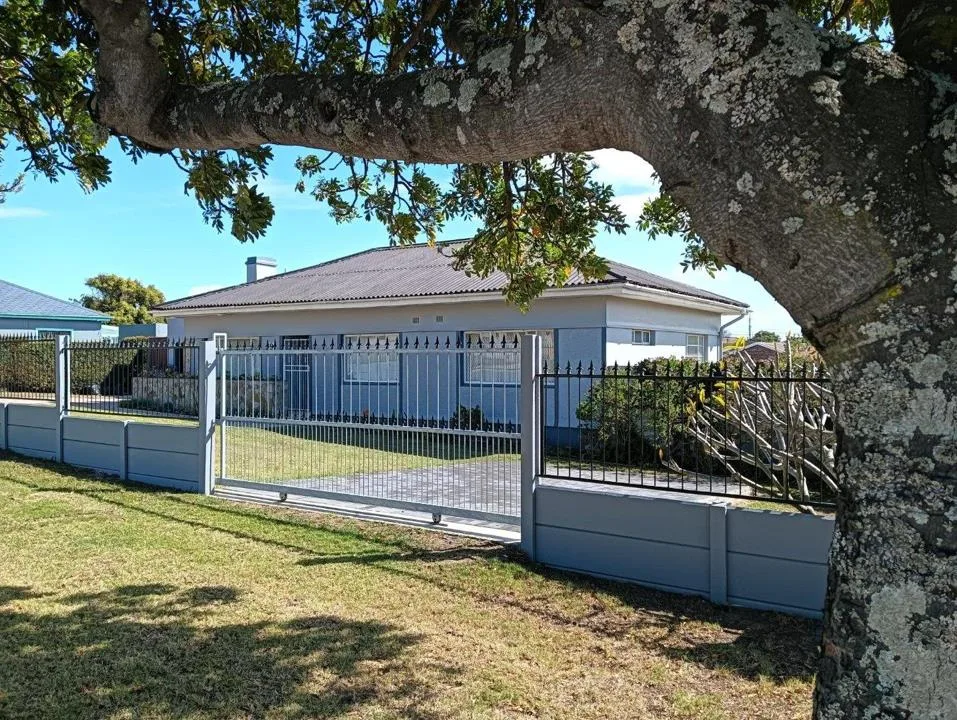 House to rent in Newton Park