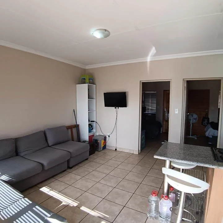 2 Bedroom Apartment / flat for sale in Bult West