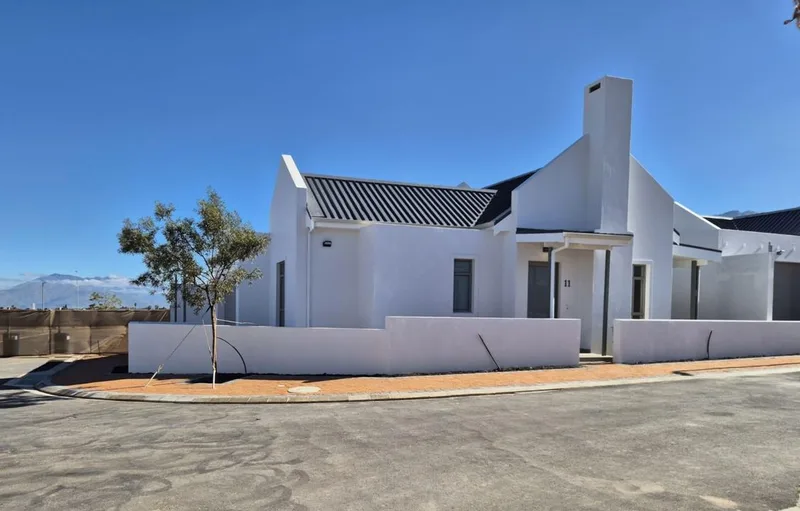 2 Bedroom House for sale in Altona