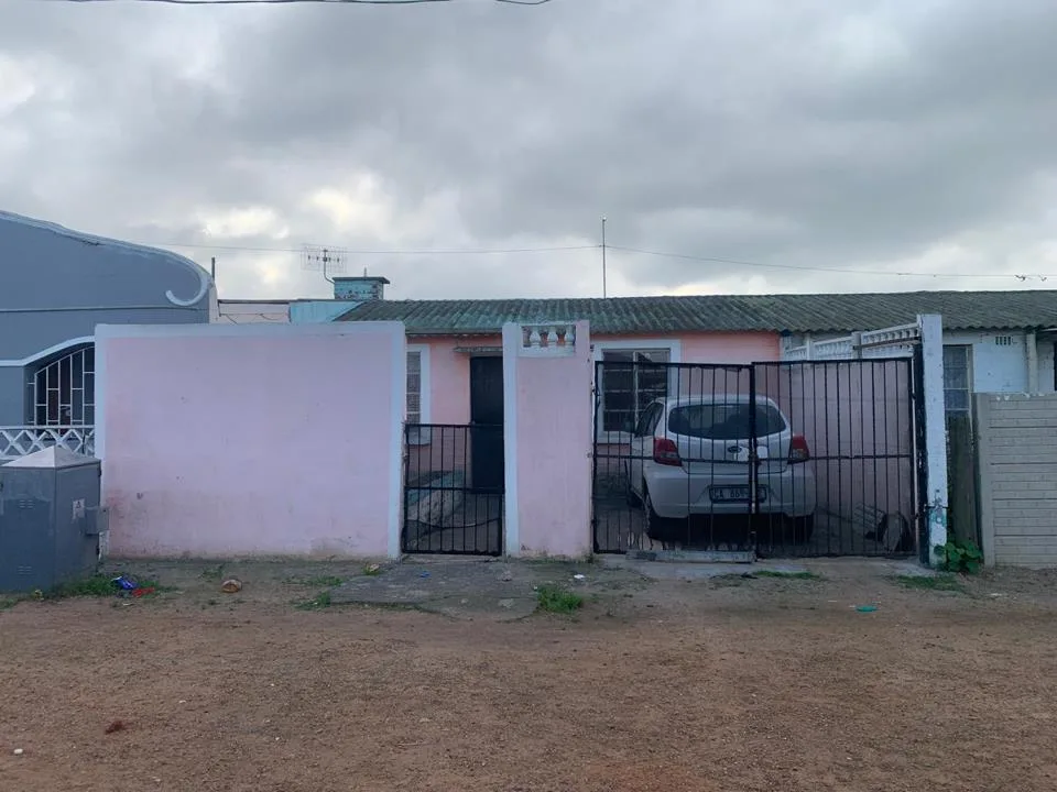 2 Bedroom House for sale in Kalksteenfontein