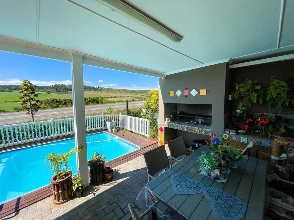 2 Bedroom House for sale in Reebok