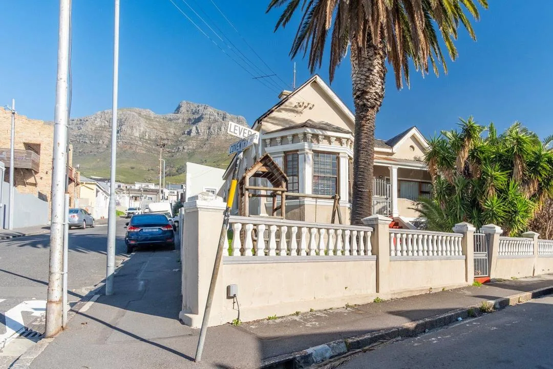 8 Bedroom House for sale in Walmer Estate