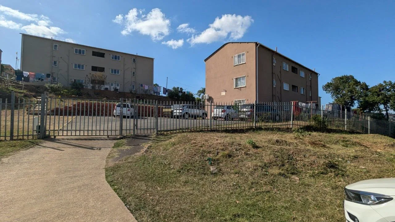 2 Bedroom House for sale in Newlands West
