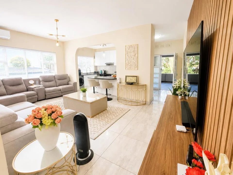 2 Bedroom Apartment / flat for sale in Essenwood