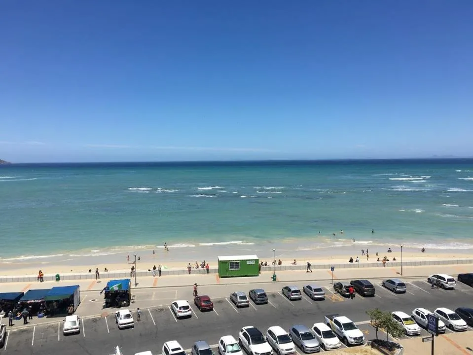 2 Bedroom Apartment / flat for sale in Strand Central
