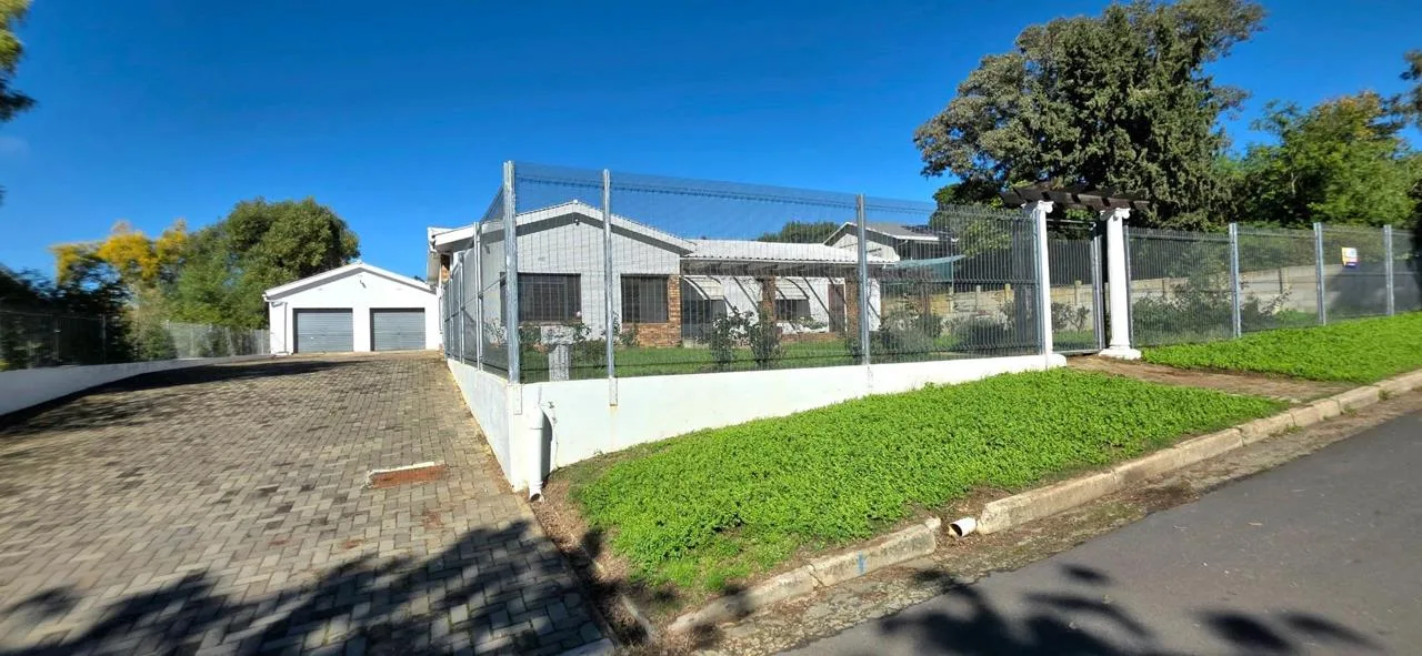 3 Bedroom House for sale in Riebeek Kasteel