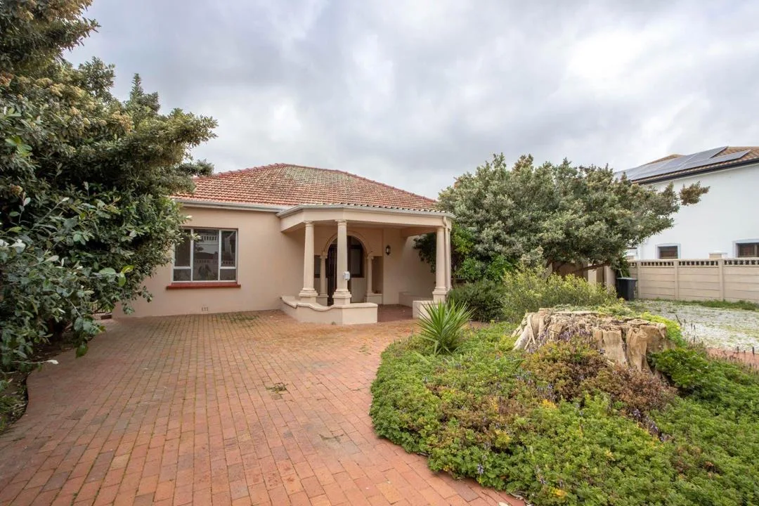 3 Bedroom House for sale in Lochnerhof
