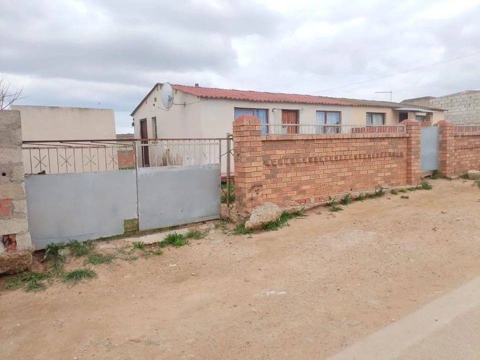 3 Bedroom House for sale in Zwide