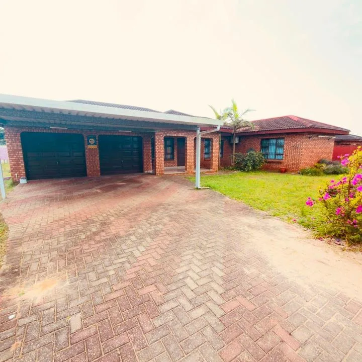 3 Bedroom House for sale in Birdswood