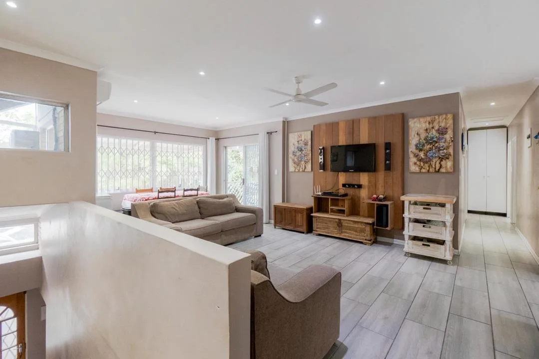 3 Bedroom Townhouse for sale in Amanzimtoti